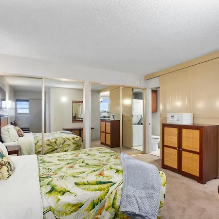 Waikiki Beach Condominiums-2