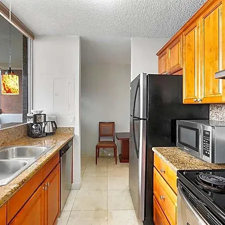 Waikiki Beach Condominiums-3